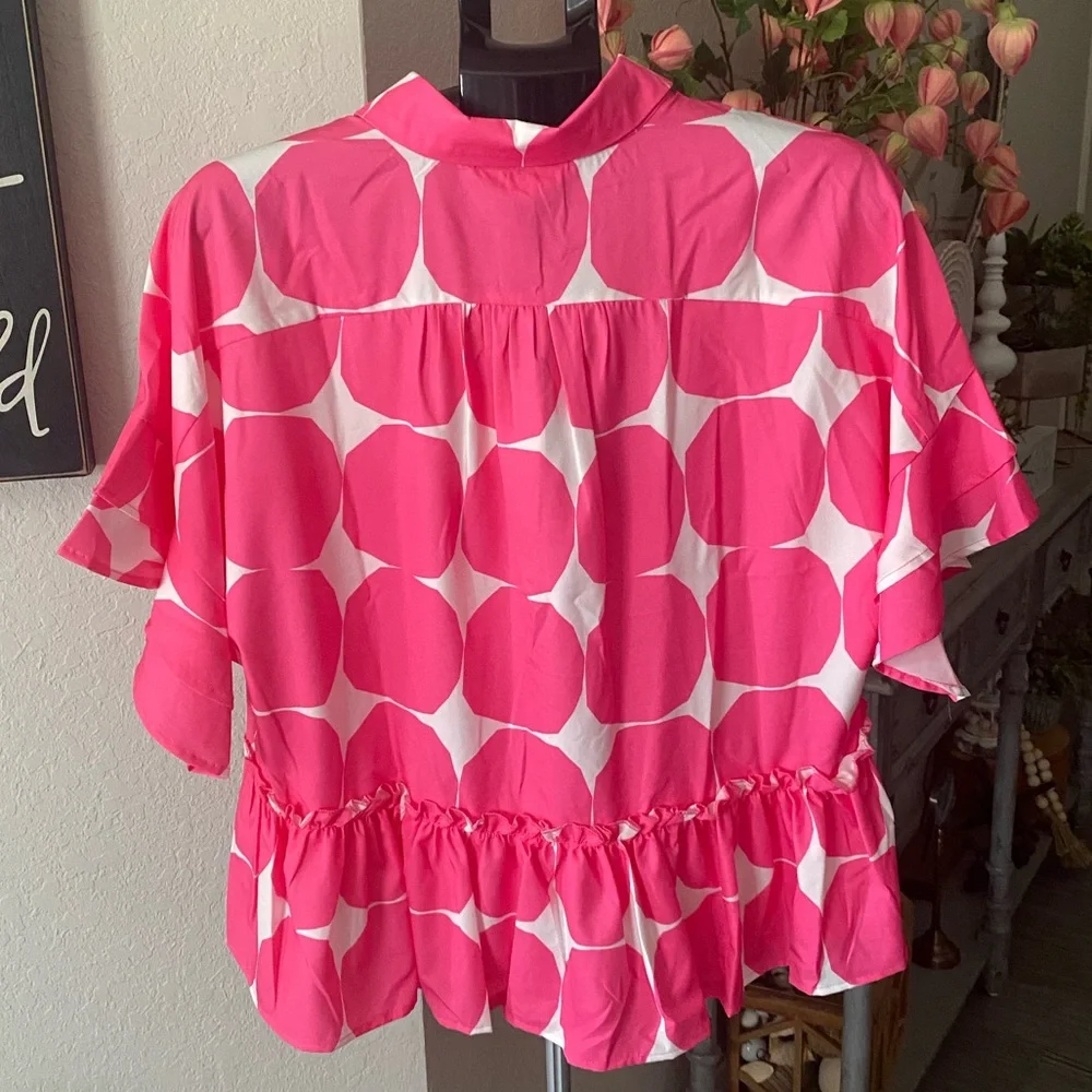 Umgee Pink and White Geometric Peplum Button Front Top - Picture 2 of 10